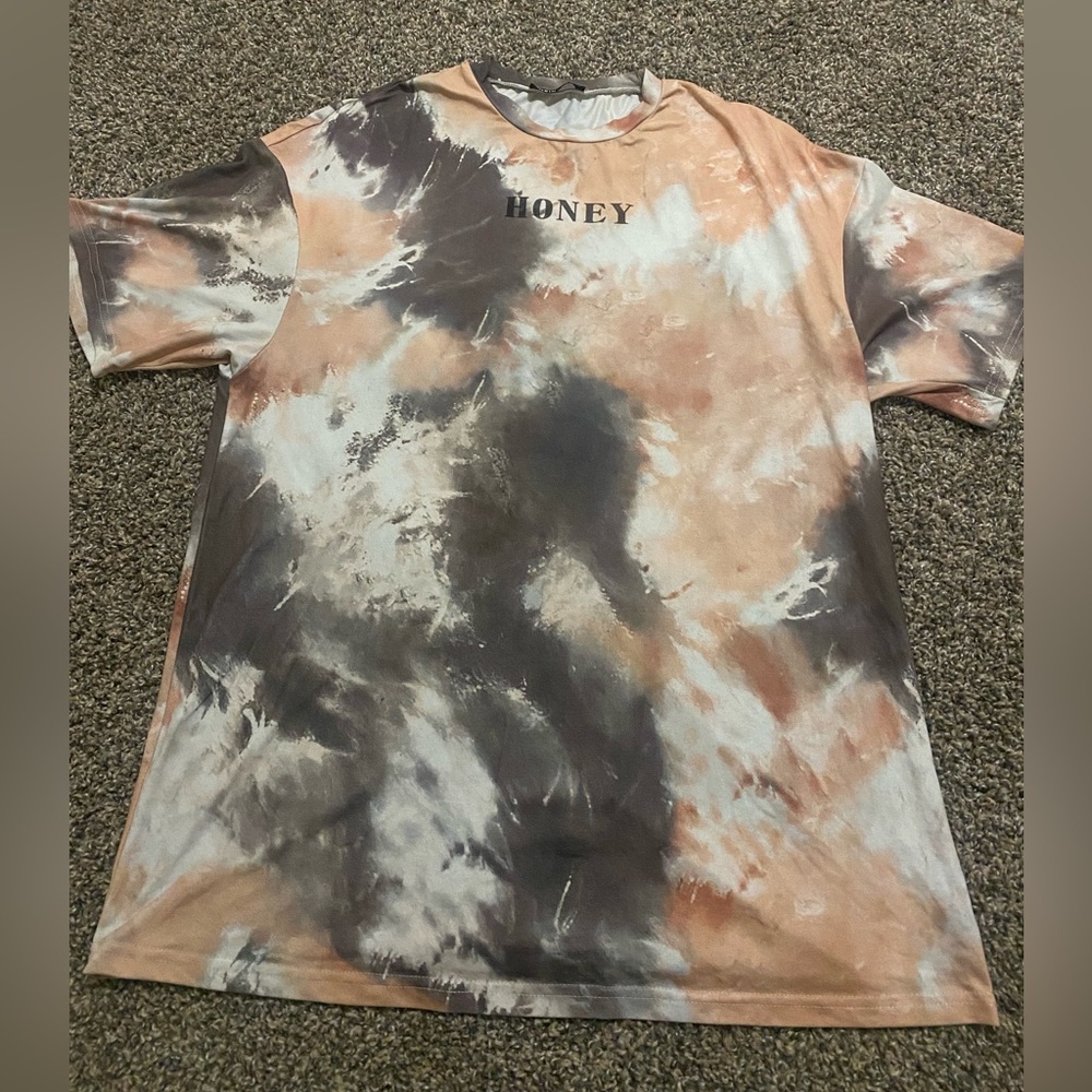 Tie dye “HONEY” shirt